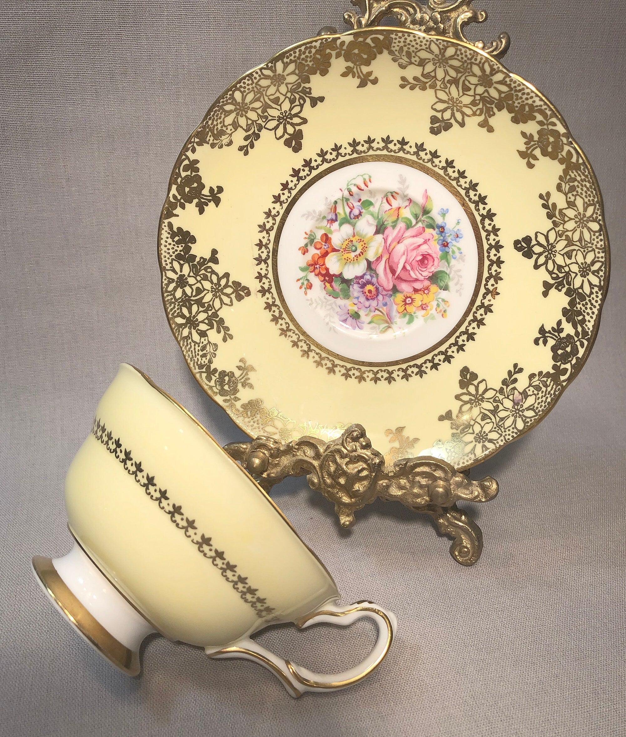 Vintage English Tea Cup by Grosvenor. Made in England.