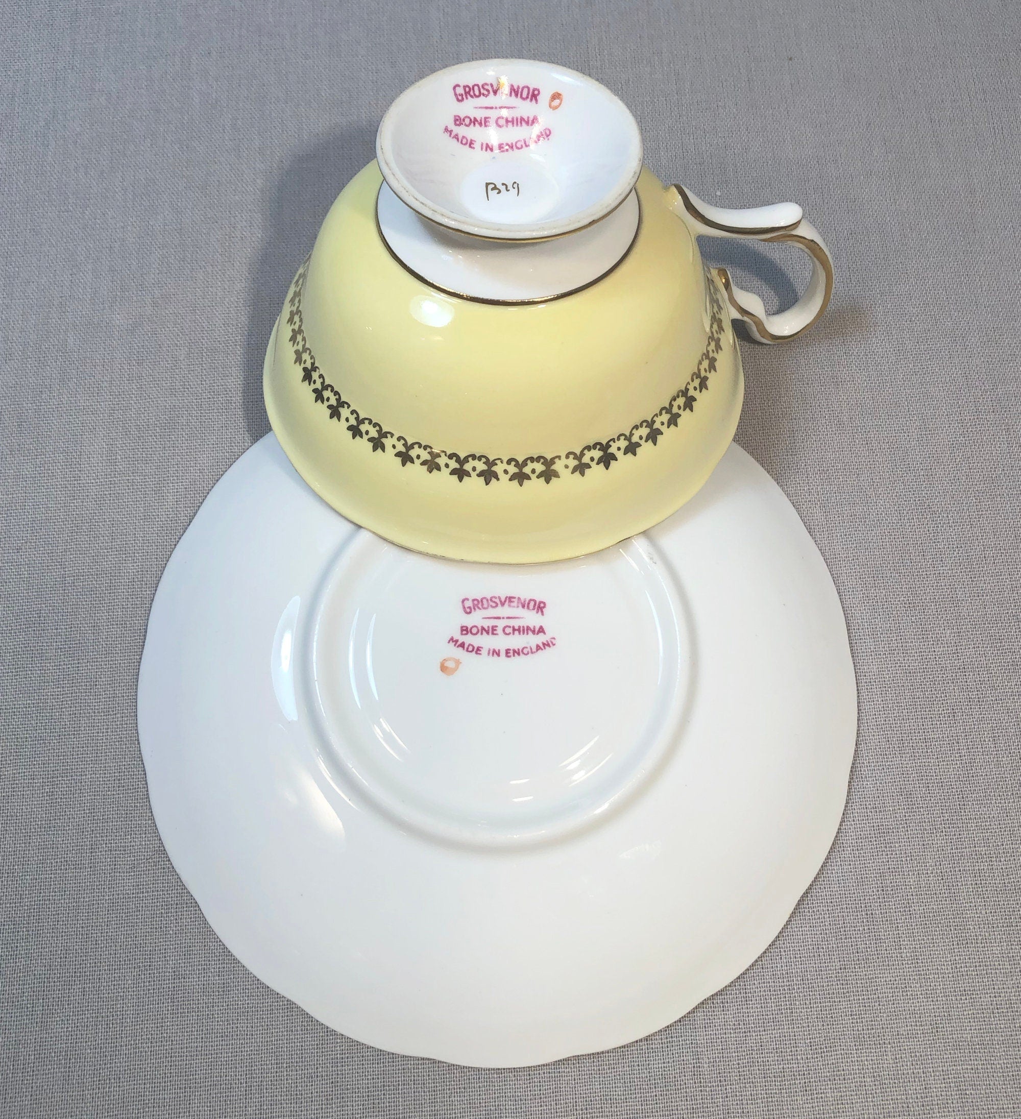 Vintage English Tea Cup by Grosvenor. Made in England.