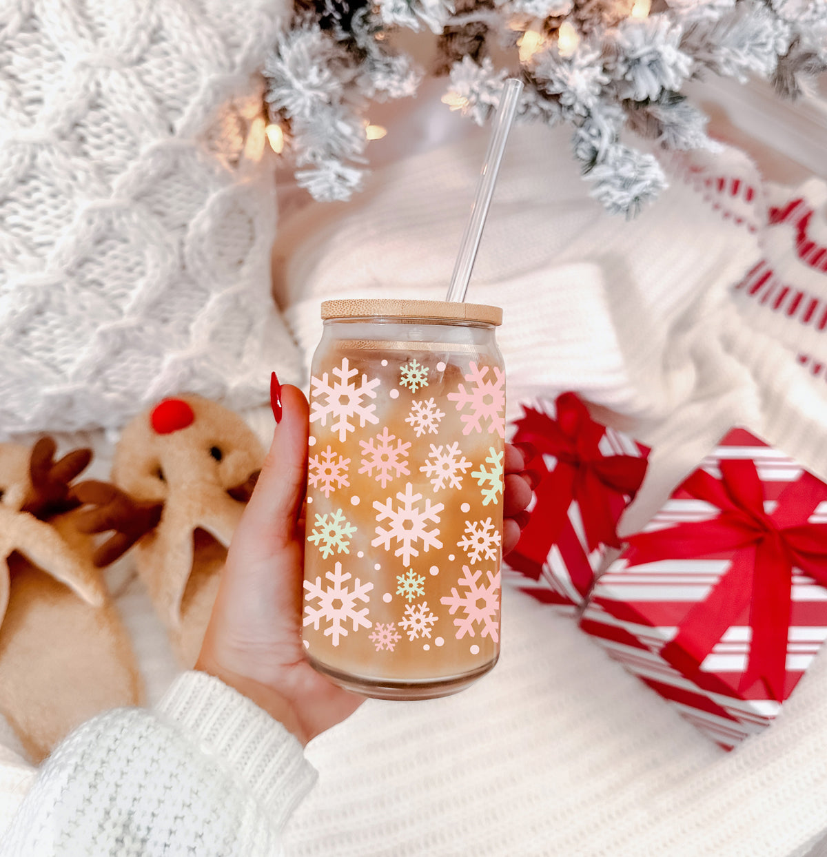 Pastel Snowflakes Glass Tumbler 17oz